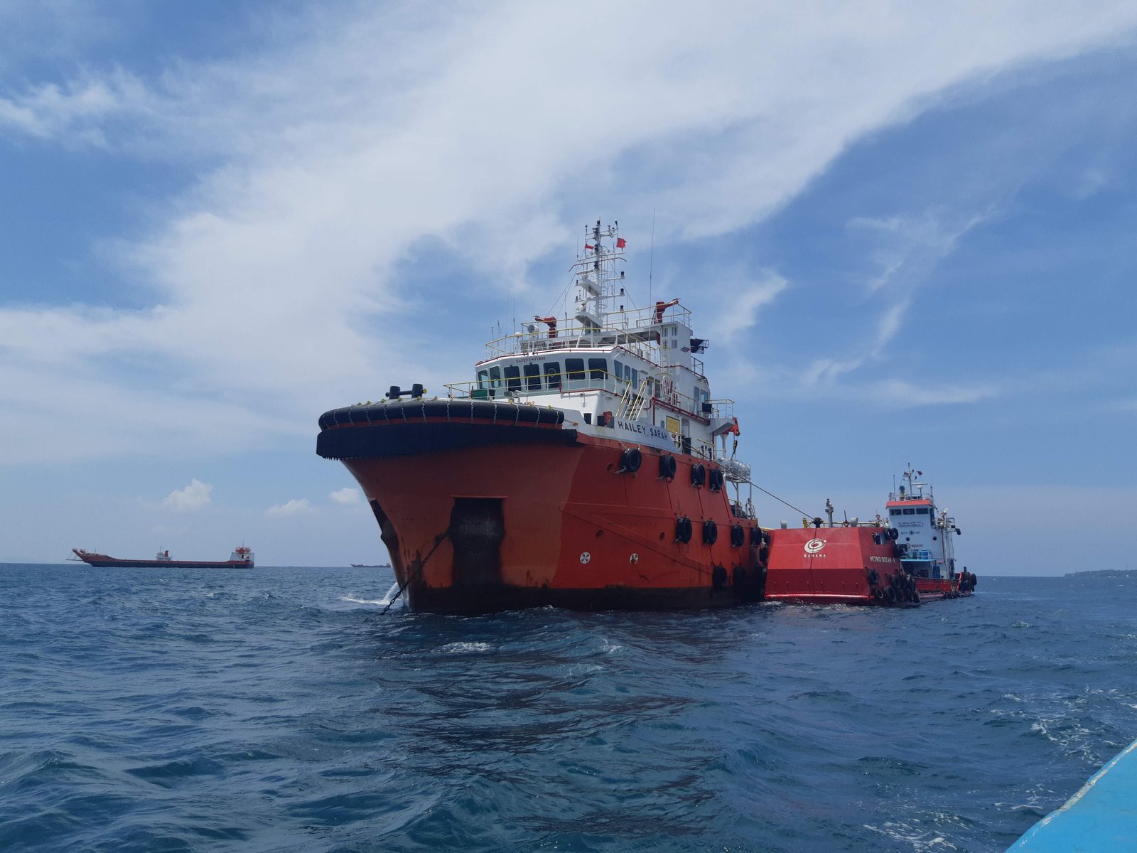 Shipping logistics vessel